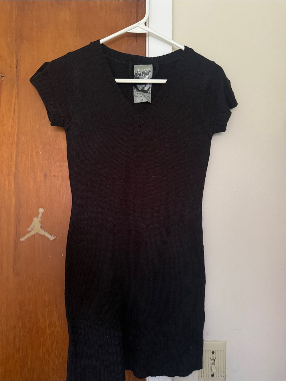 Black V‑Neck Short Sleeve Knit Dress